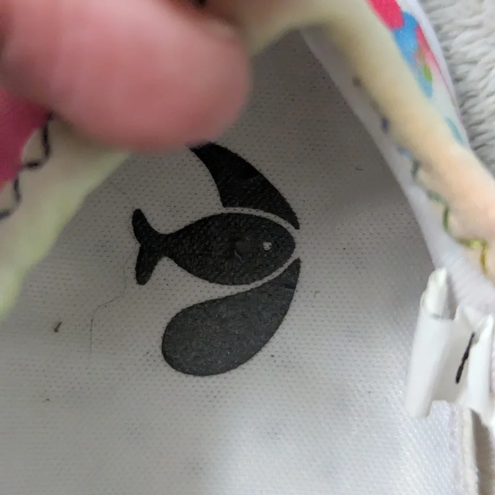 Ikiki Baby Water Shoes EUC Rainbow Soft Sole Size 142 Euro/7 Baby US Size Beach